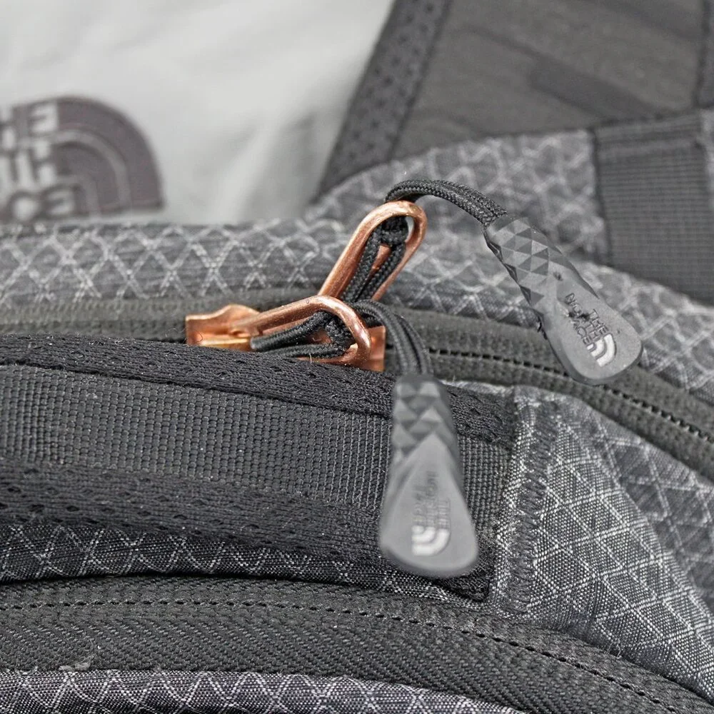 North Face Hyvent Men's Jacket/North Face Borealis Backpack/North Face Gloves - Picture 6 of 14